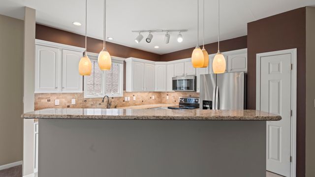 1828 SCARBOROUGH DR, Columbia, MO 65201