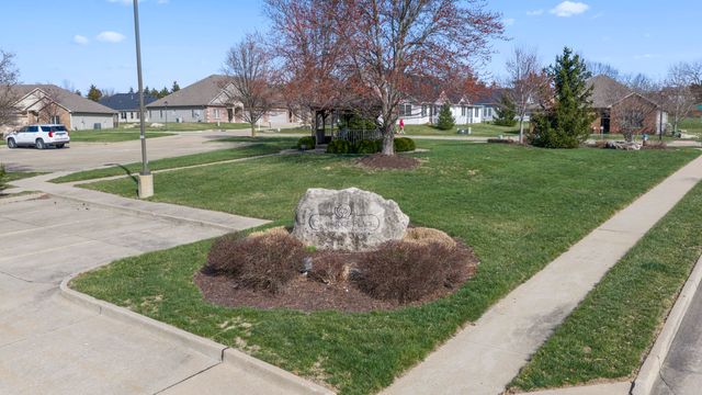 1828 SCARBOROUGH DR, Columbia, MO 65201