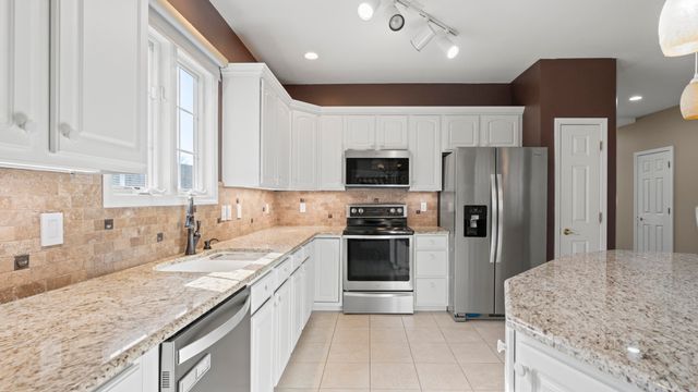 1828 SCARBOROUGH DR, Columbia, MO 65201