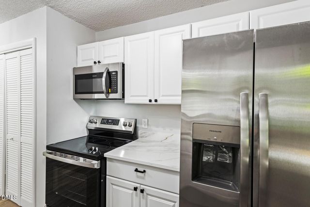 70 Willow Way, Chapel Hill, NC 27516