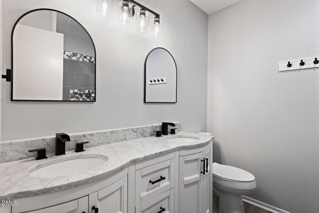 70 Willow Way, Chapel Hill, NC 27516