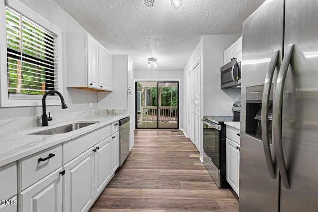 70 Willow Way, Chapel Hill, NC 27516