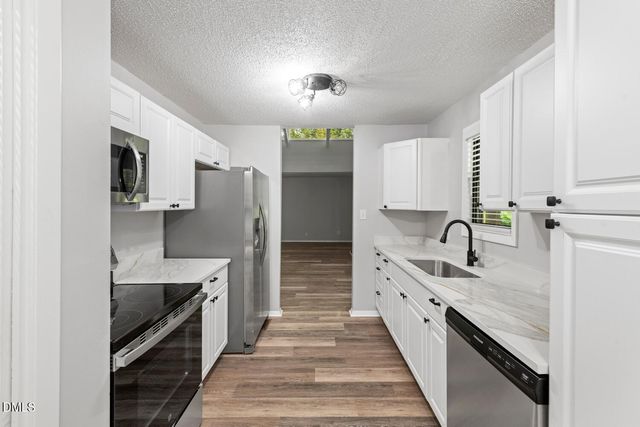 70 Willow Way, Chapel Hill, NC 27516