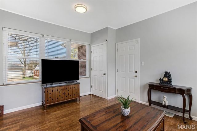 60 Flamingo Drive, Crestwood, MO 63123