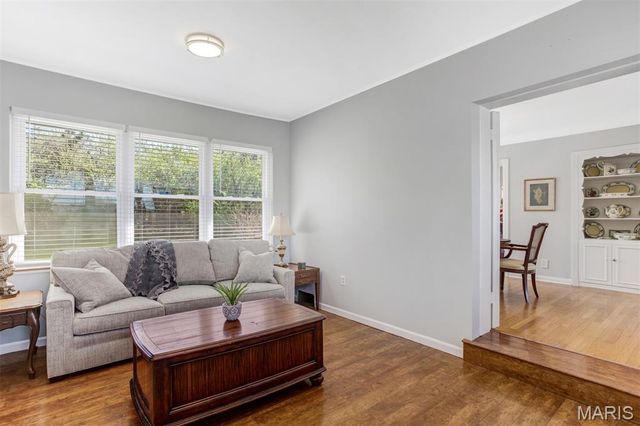 60 Flamingo Drive, Crestwood, MO 63123