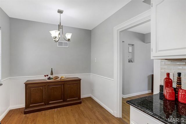 60 Flamingo Drive, Crestwood, MO 63123