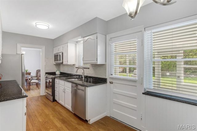 60 Flamingo Drive, Crestwood, MO 63123