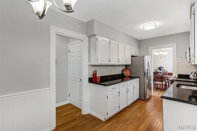 60 Flamingo Drive, Crestwood, MO 63123