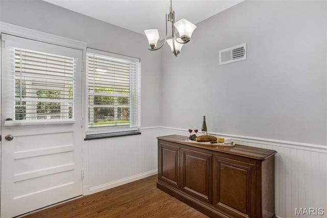 60 Flamingo Drive, Crestwood, MO 63123