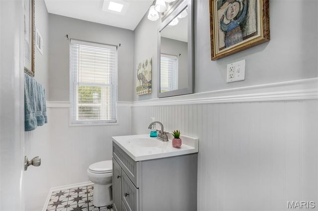 60 Flamingo Drive, Crestwood, MO 63123