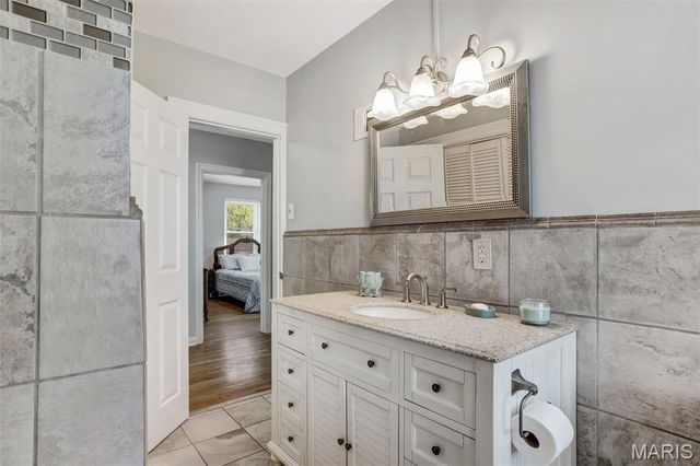 60 Flamingo Drive, Crestwood, MO 63123