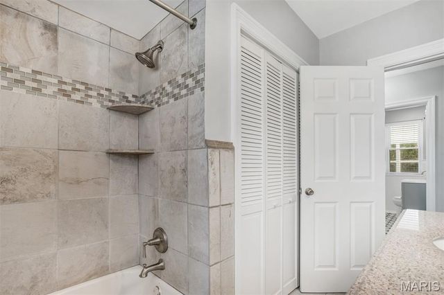 60 Flamingo Drive, Crestwood, MO 63123