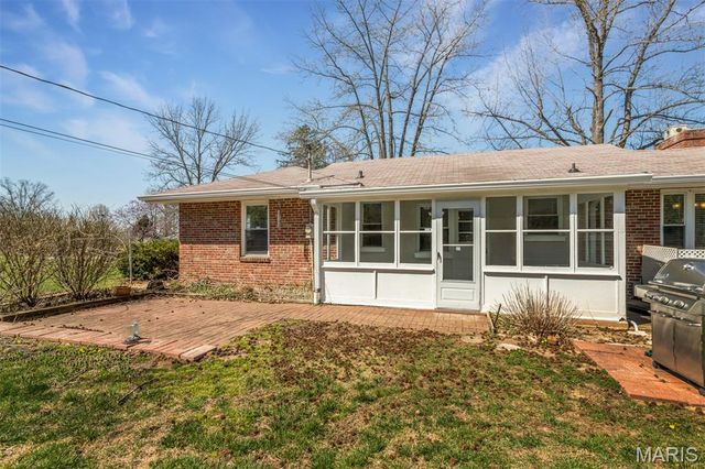 60 Flamingo Drive, Crestwood, MO 63123