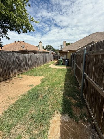 4316 Elliott Oaks Drive, Arlington, TX 76017