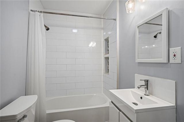 205 N Independence Street, Pleasant Hill, MO 64080