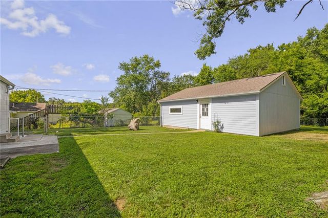 205 N Independence Street, Pleasant Hill, MO 64080
