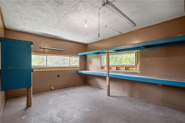 205 N Independence Street, Pleasant Hill, MO 64080
