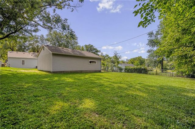 205 N Independence Street, Pleasant Hill, MO 64080
