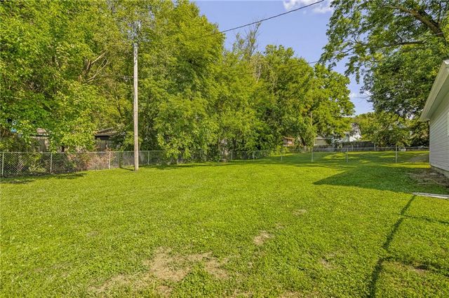 205 N Independence Street, Pleasant Hill, MO 64080