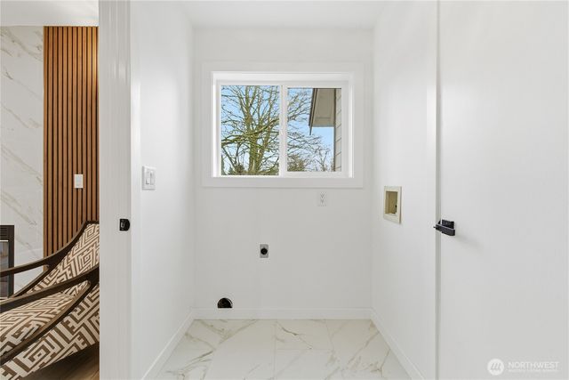 8828 NE 152nd Street, Kenmore, WA 98028