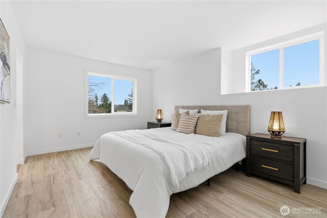 8828 NE 152nd Street, Kenmore, WA 98028