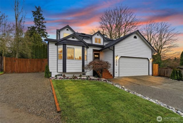 8828 NE 152nd Street, Kenmore, WA 98028
