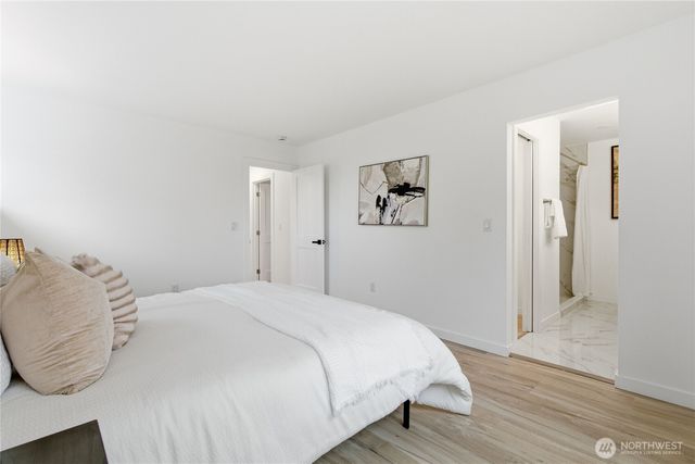 8828 NE 152nd Street, Kenmore, WA 98028