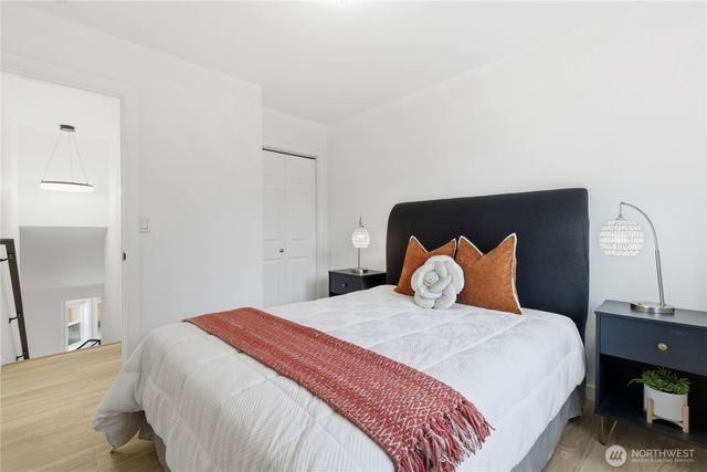 8828 NE 152nd Street, Kenmore, WA 98028