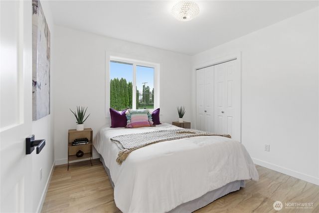 8828 NE 152nd Street, Kenmore, WA 98028