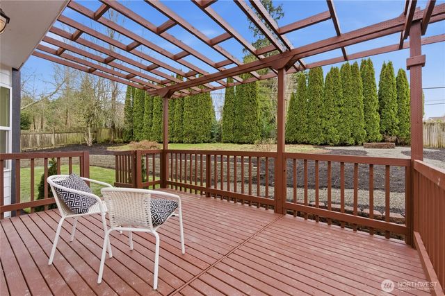 8828 NE 152nd Street, Kenmore, WA 98028