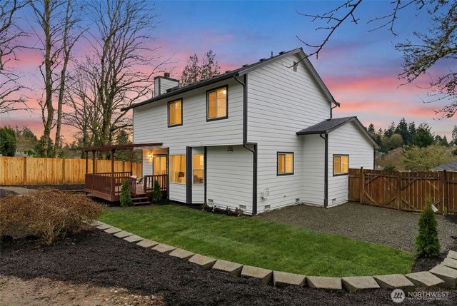 8828 NE 152nd Street, Kenmore, WA 98028