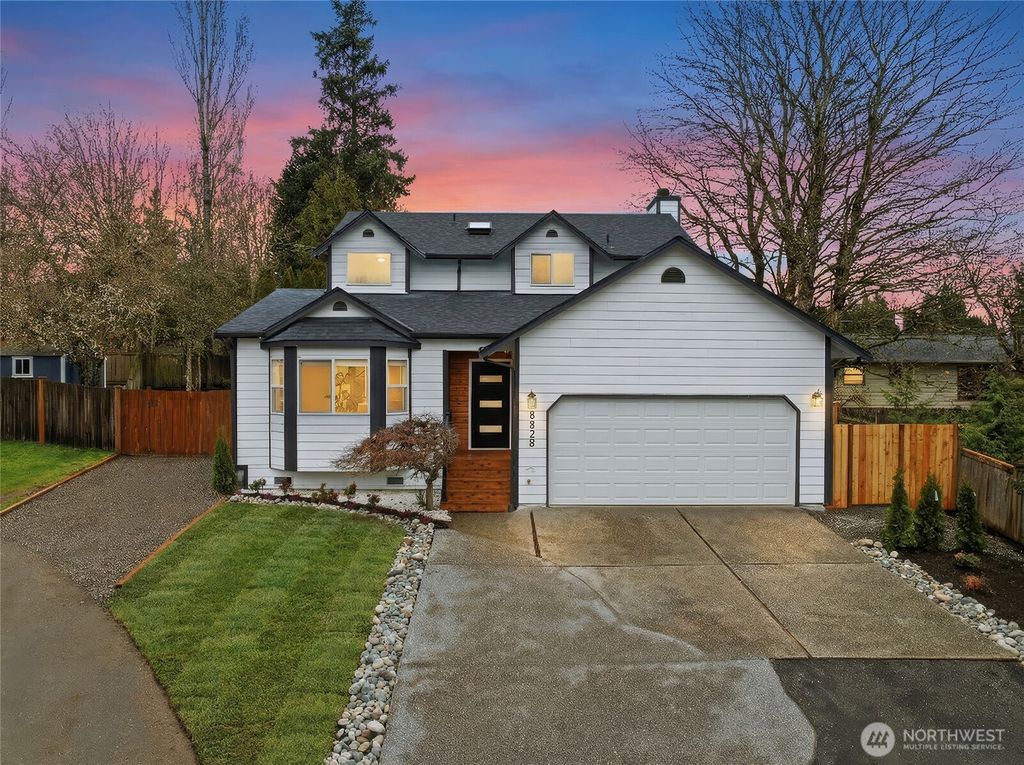 8828 NE 152nd Street, Kenmore, WA 98028