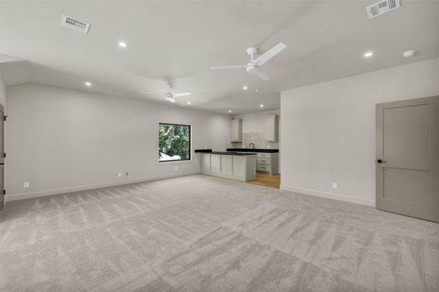 3917 S Rockford Avenue, Tulsa, OK 74105