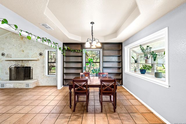 175 Quail Creek Dr., Lytle, TX 78052