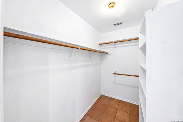 175 Quail Creek Dr., Lytle, TX 78052