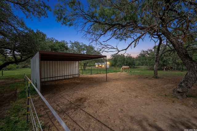 175 Quail Creek Dr., Lytle, TX 78052