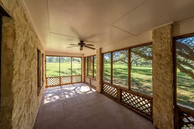 175 Quail Creek Dr., Lytle, TX 78052