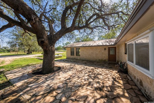 175 Quail Creek Dr., Lytle, TX 78052