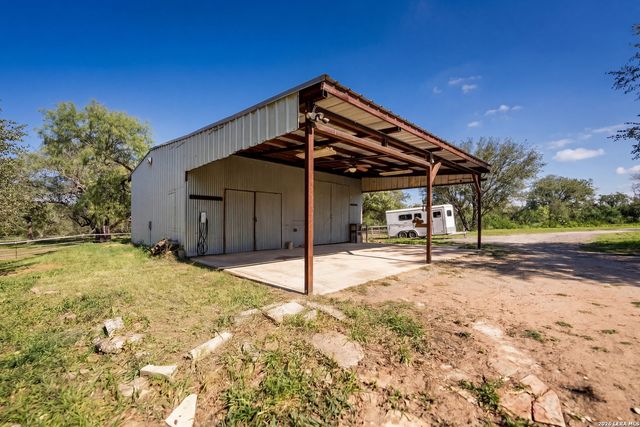175 Quail Creek Dr., Lytle, TX 78052