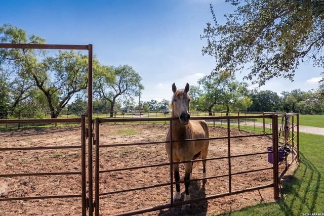 175 Quail Creek Dr., Lytle, TX 78052