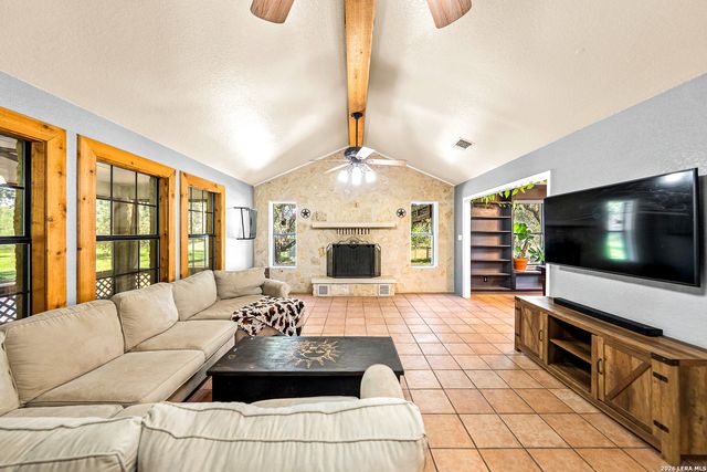 175 Quail Creek Dr., Lytle, TX 78052