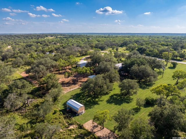 175 Quail Creek Dr., Lytle, TX 78052