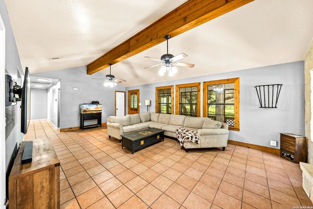 175 Quail Creek Dr., Lytle, TX 78052