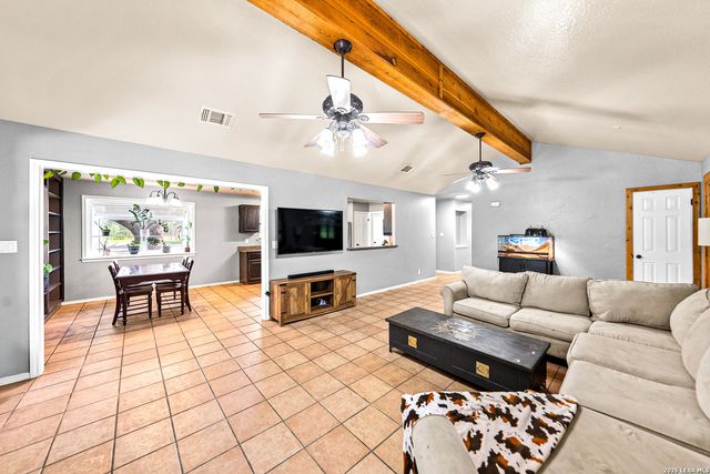 175 Quail Creek Dr., Lytle, TX 78052