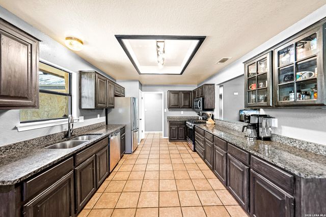 175 Quail Creek Dr., Lytle, TX 78052