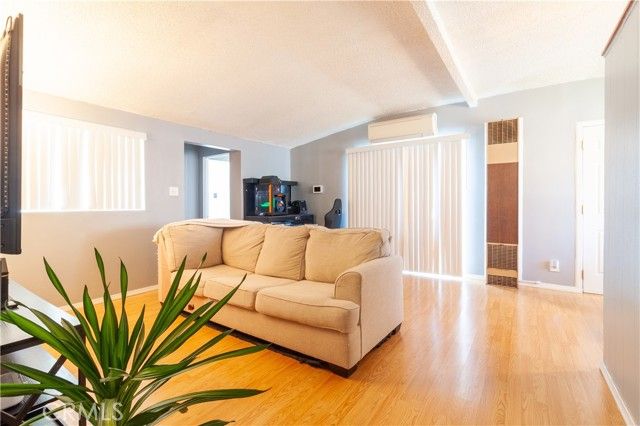 2005 W Milling, Lancaster, CA 93536