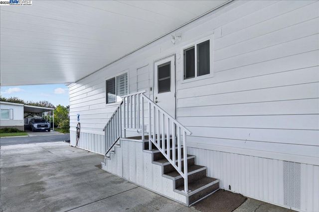 375 Santa Paula, San Leandro, CA 94579