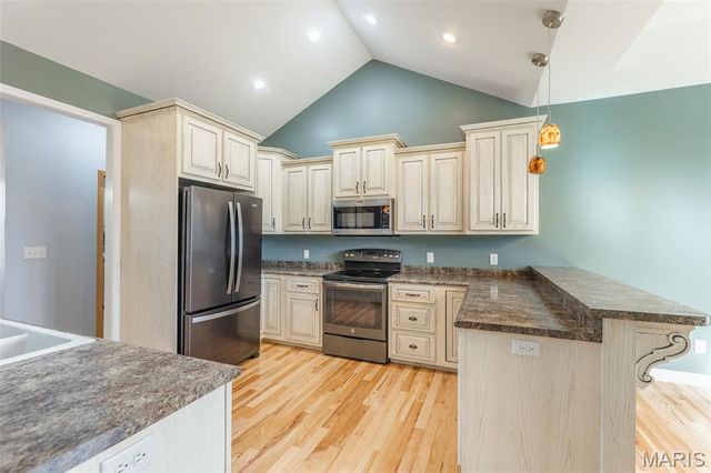 6200 Pinecrest Drive, Poplar Bluff, MO 63901