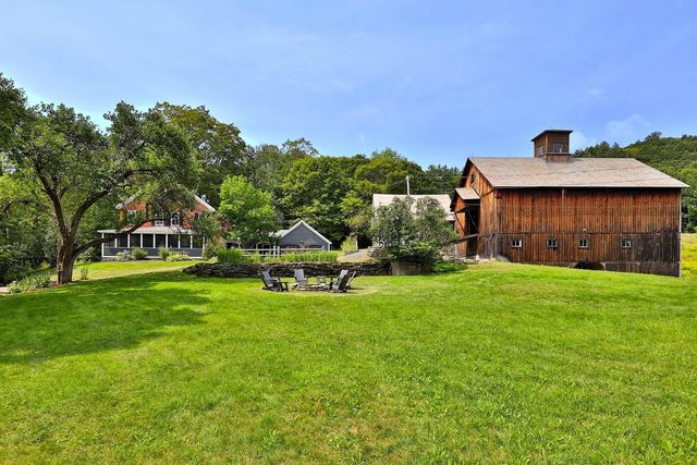 76 Goldthwaite Road, Chester, VT 05143