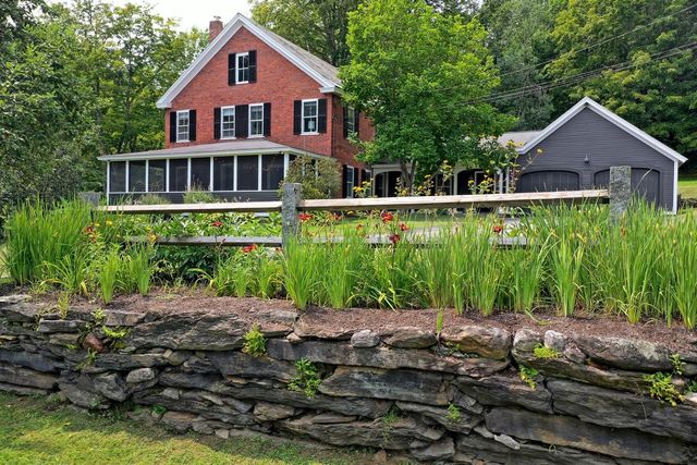 76 Goldthwaite Road, Chester, VT 05143